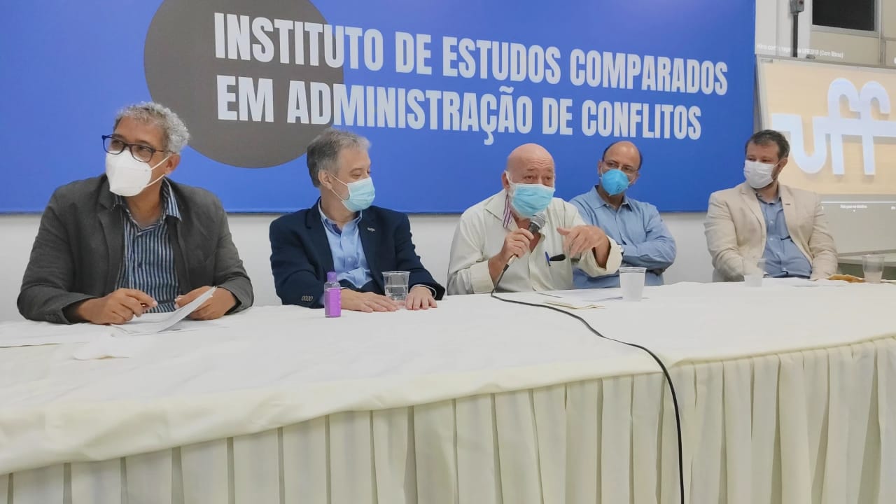 Reitor da UFF e comunidade acadêmica prestigiam inauguração da nova sede do IAC