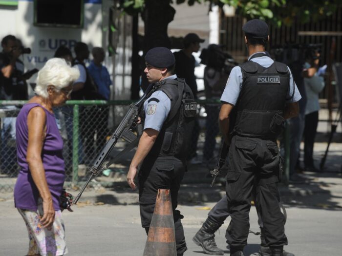 VIOLÊNCIA DE ESTADO O fasci-racismo a partir do Rio de Janeiro