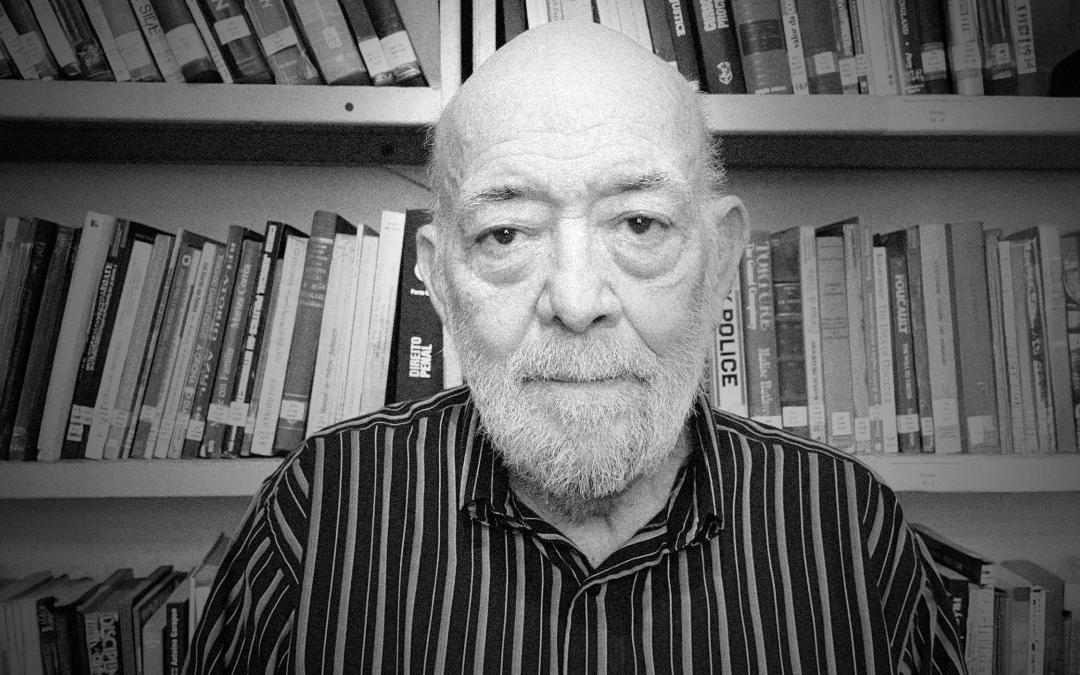 Diversas homenagens ao professor Roberto Kant são divulgadas por comunidade acadêmica e imprensa